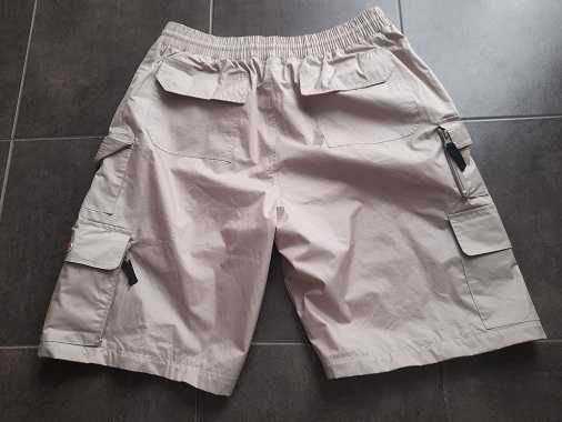 Pantaloni outdoor impermeabili 2 in 1 marimea 50