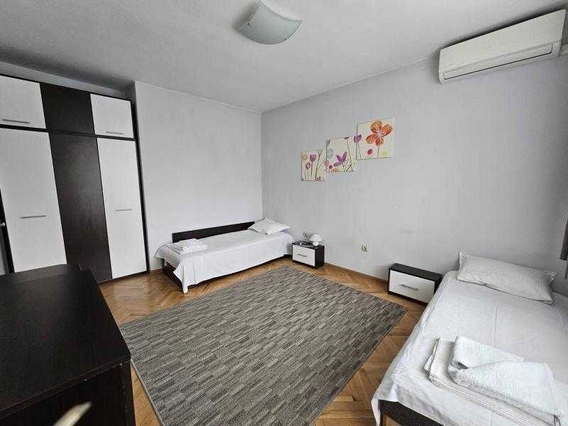 Дава се под наем Тристаен апартамент в Бургас, Лазур - 78 кв.м за 561 € - Снимка #7