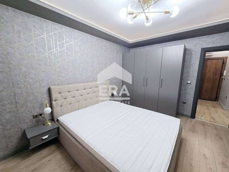 Дава се под наем Тристаен апартамент в Варна, Бриз - 85 кв.м за 1227 € - Снимка #5