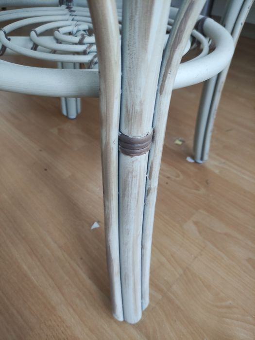 Masuta terasă bambus, masa rotunda alba, masa vintage