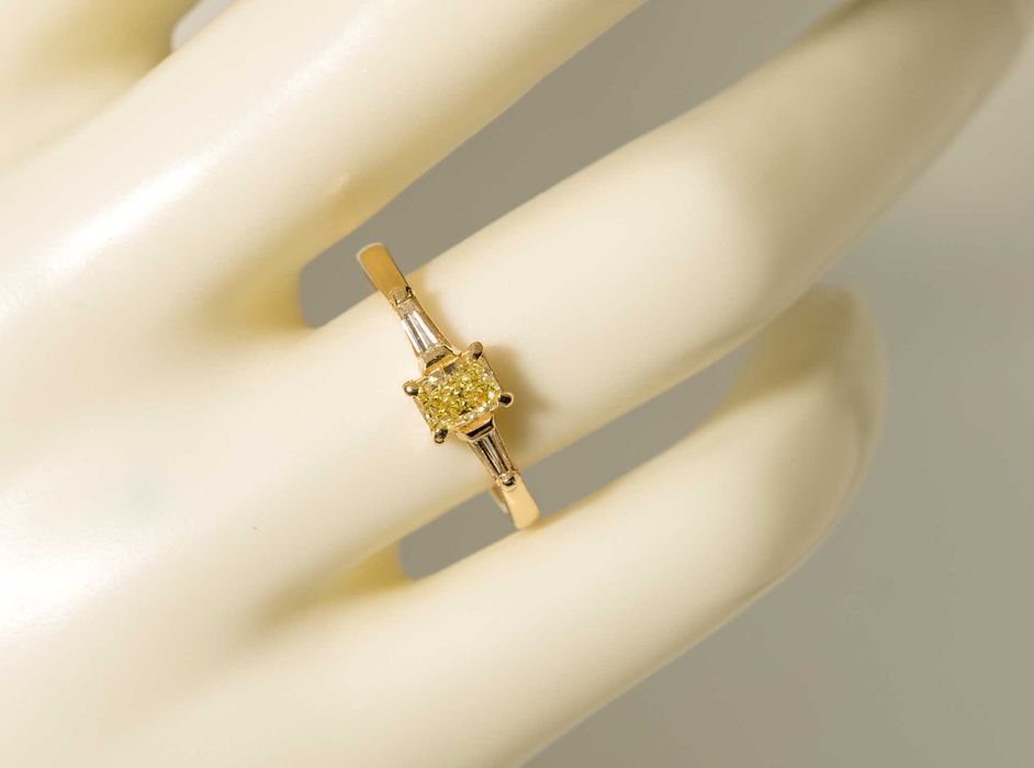 Пръстен с жълт диамант – ръчна изработка от 14K злато