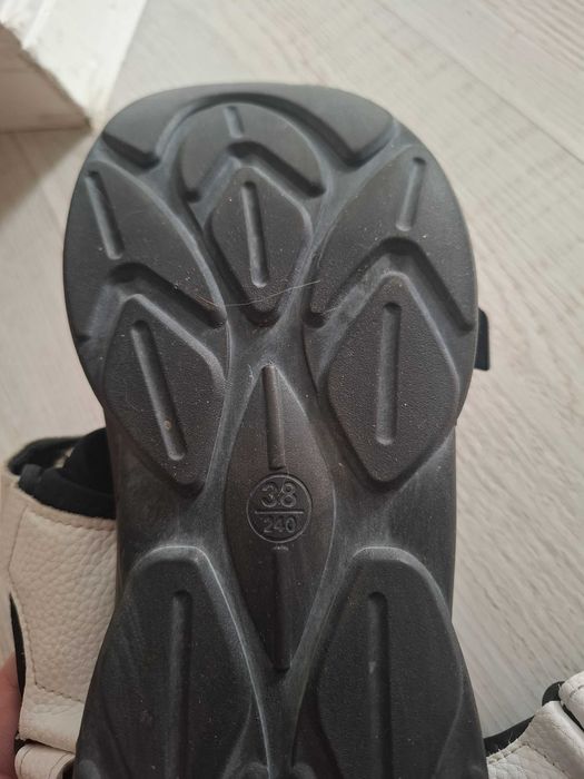 Сандалии кожаные