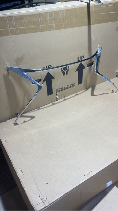 Решетка Lexus ES