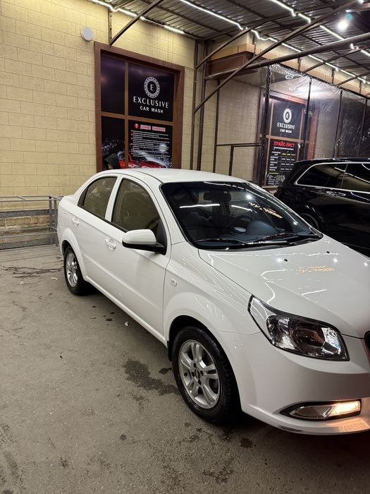 Nexia 3 sotiladi Full pazitsiya aftomat karobka 75000 min probeg