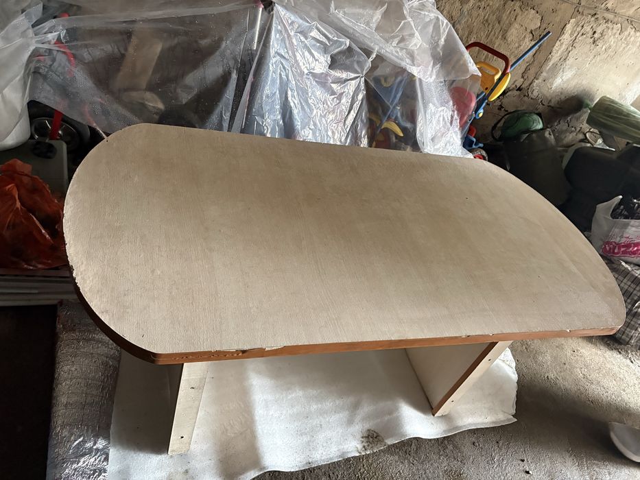 Стол из настоящего дерева