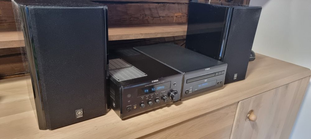 Vand Amplificator Yamaha RX-E 810 si DVD-E 810 cu boxe NX-E 800