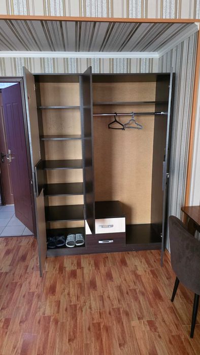 Продам Шкаф срочно