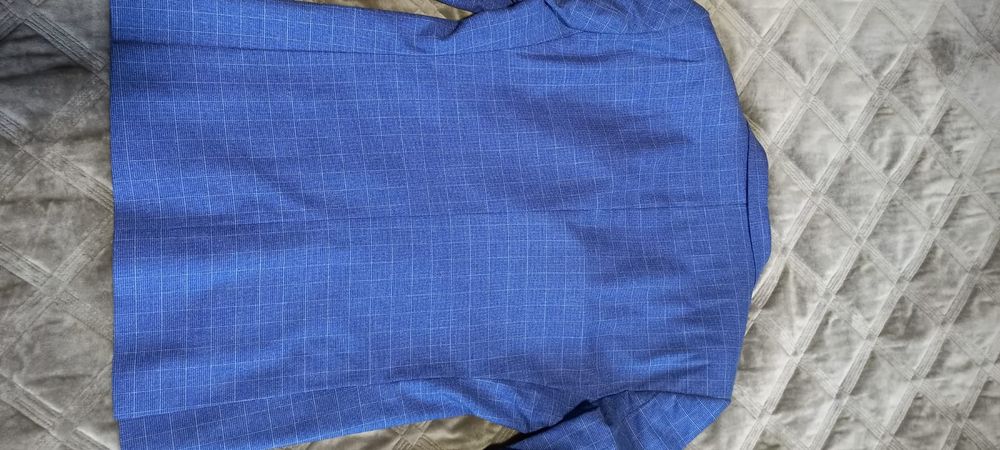 Продам костюм тройка