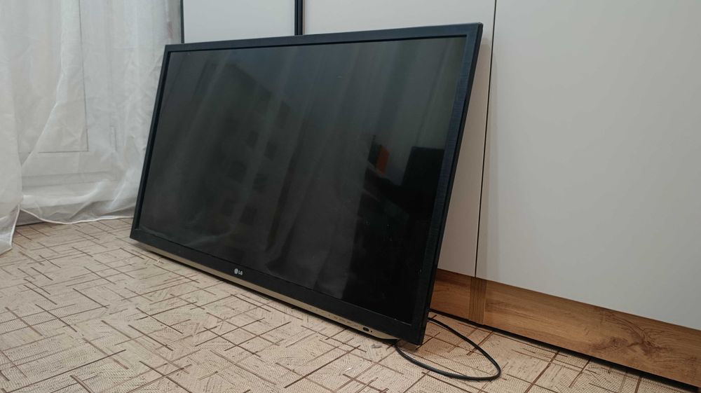 Телевизор LG диагональ 109