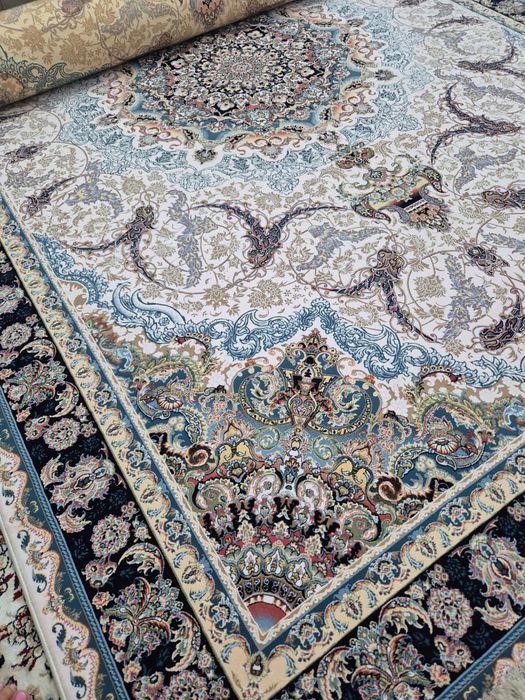 Продам ковер новый