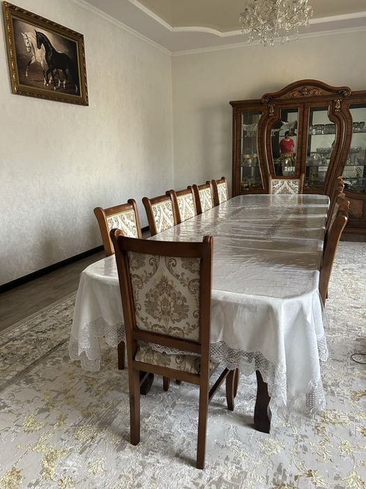 Продается Стол со стульями