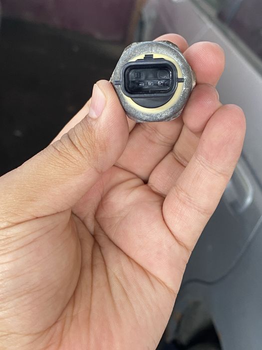 Датчик давления масла трехконтактный