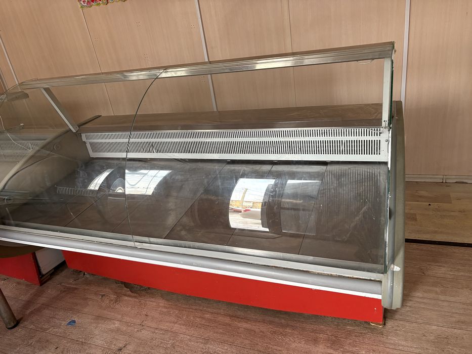 Продам холодильные витрины
