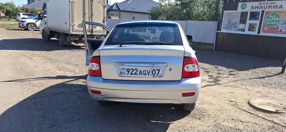 Приора хечбек 1.6