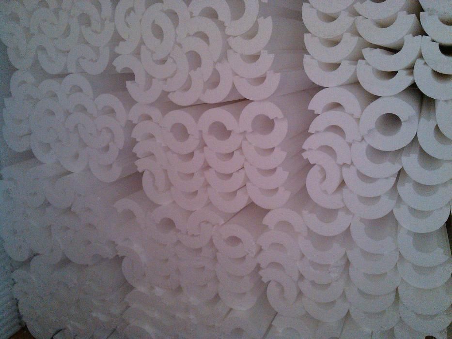 Теплоизоляция для труб ( пенопласт )