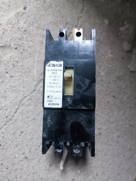 Avtomat 3 faza yaxshi holati 10 ta bor donasi 50 ming