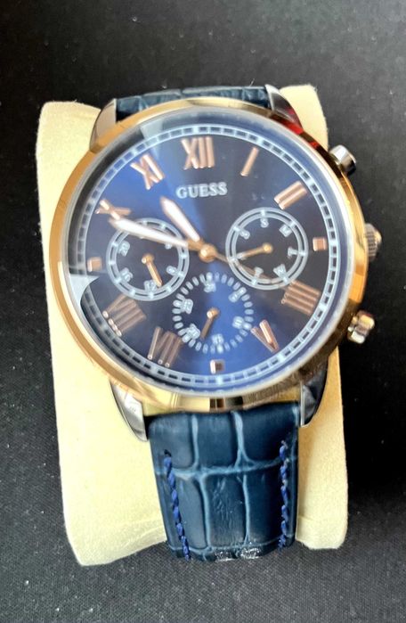 GUESS модерен часовник с механисъм Seiko 5 atm - КАТО НОВ!