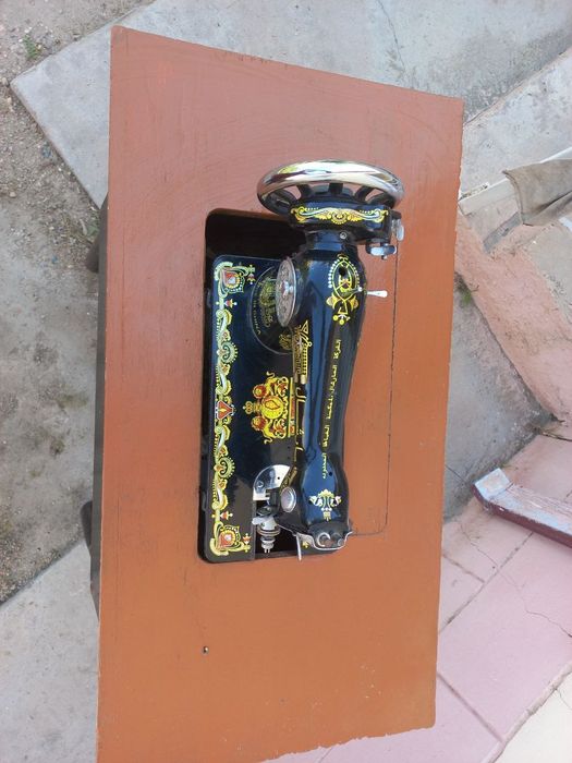 Tikuv mashinasi sotiladi