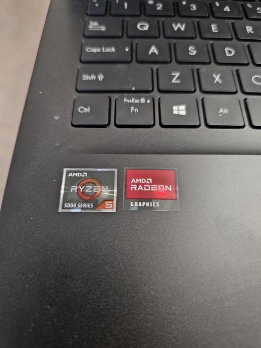 ASUS VivoBook M513U Ryzen 5, 8 GB RAM – за части/ремон