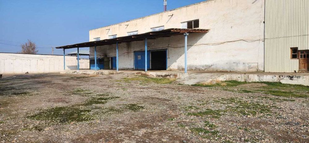 Yer sotiladi trassa hamda poyezd yol vetkasi bilan. База с жд веткой