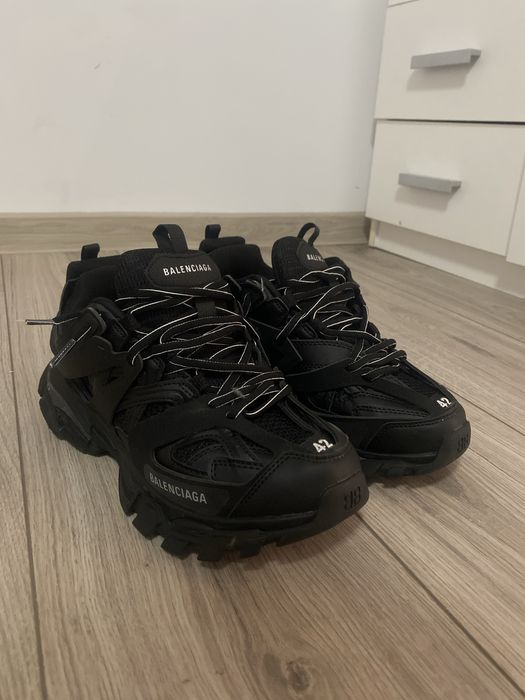 Balenciaga track