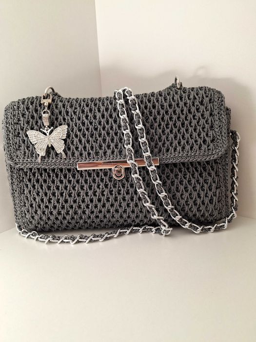 Hand-made Genti lucrate de mana