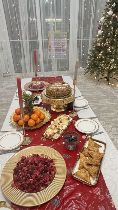 Стол продаю.