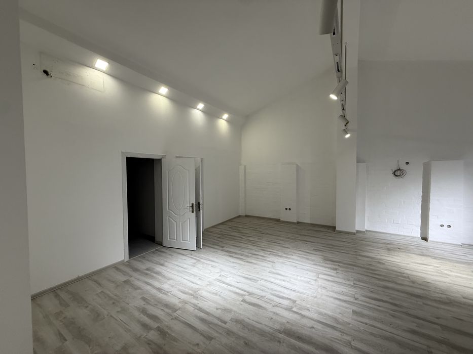 Продается свое коммерческое помещение в центре города