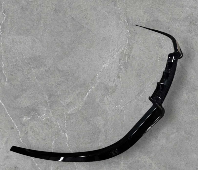 Cupra Lip piano, negru lucios, prelungire bara universala