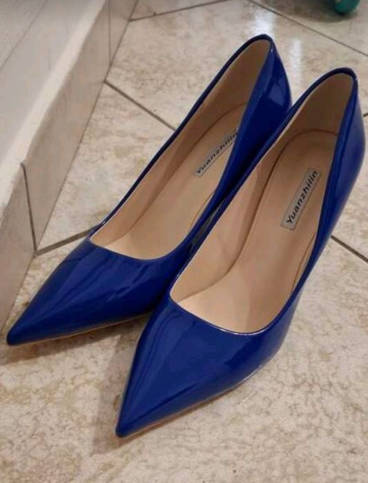 Два чифта нови дамски обувки на ток номер 34