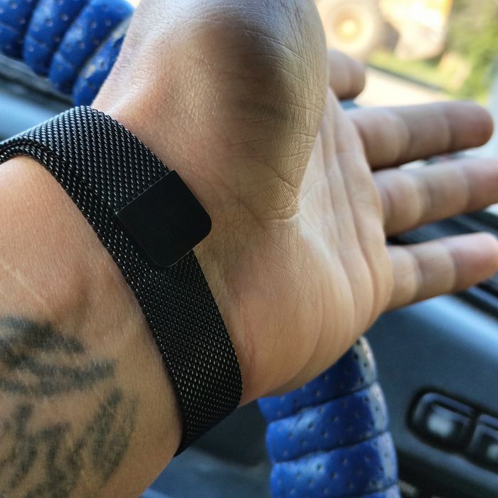 mi band 8 в отличном состоянии
