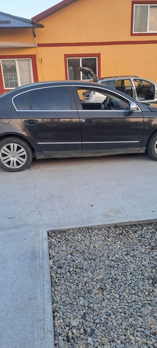 Vând usi dreapta fata dreapta spate vw Passat B6 berlina cod culoare LC8Z Moccabrown fara rugina
