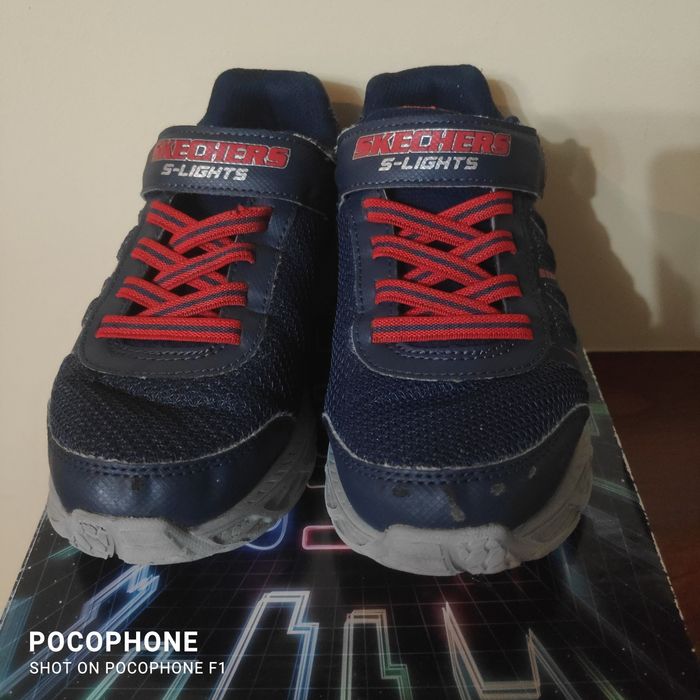 Продавам - светещи маратонки Skechers Dynamic Flash номер 34