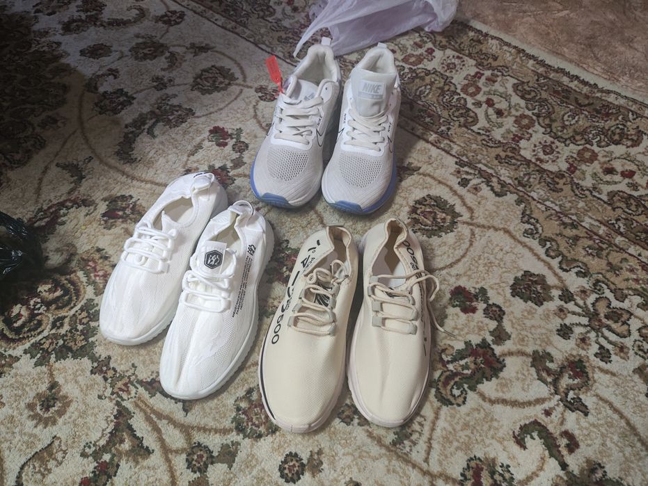 Кроссовки               .