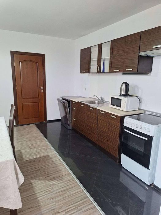 Дава се под наем Тристаен апартамент в Пловдив, Център - 170 кв.м за 650 € - Снимка #3