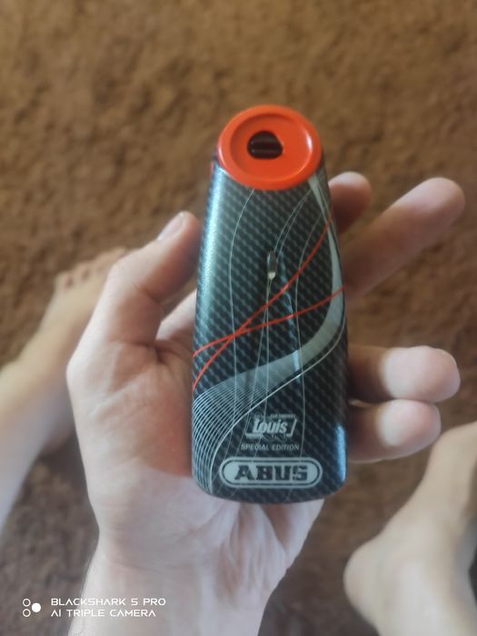 Замок для мотоцикла (мопеда или скутера)