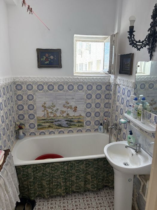 Apartament cu 2 camere semidecomandat  de vanzare– CĂLĂ RAȘI