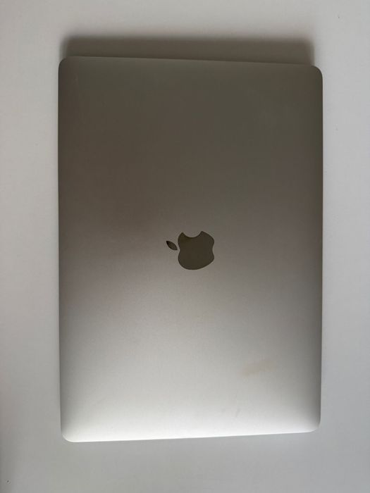 MacBook Air impecabil