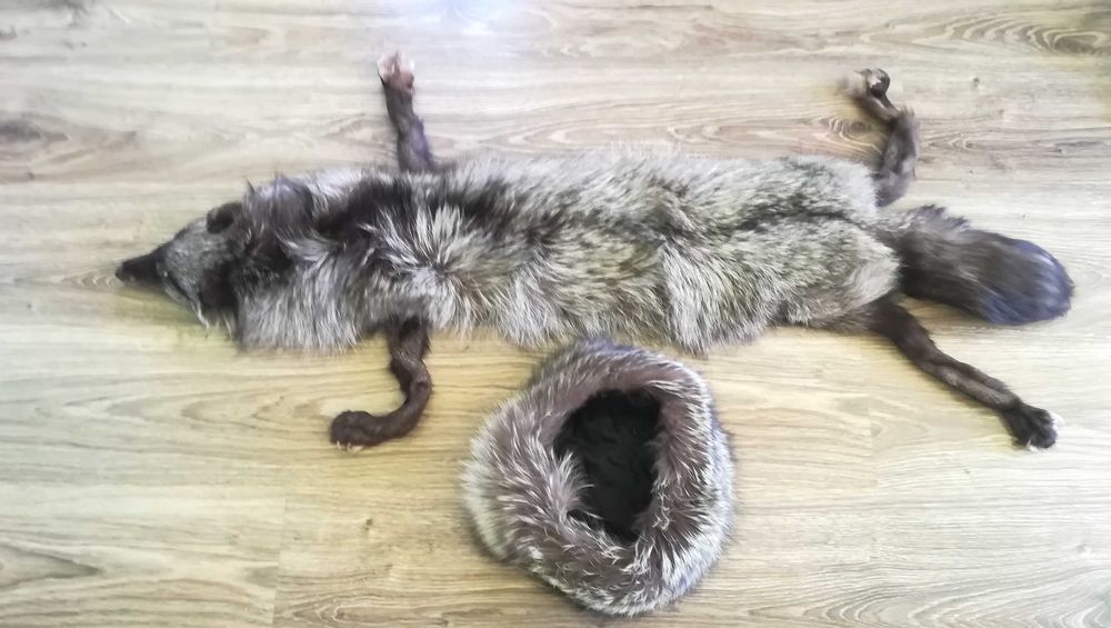 Яка и шапка от лисица