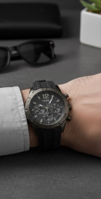 Стилен GUESS Chronograph – Мат Черно и Сиво
