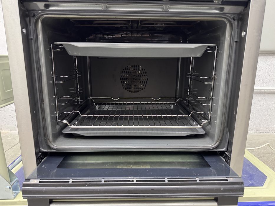 Вградена фурна NEFF HB5B20FH