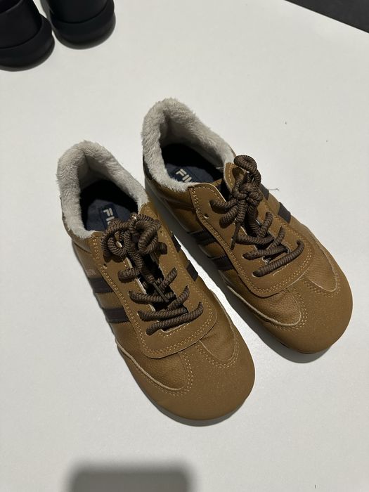 Кроссовки для девочки утепленные 35 -35.5 размер