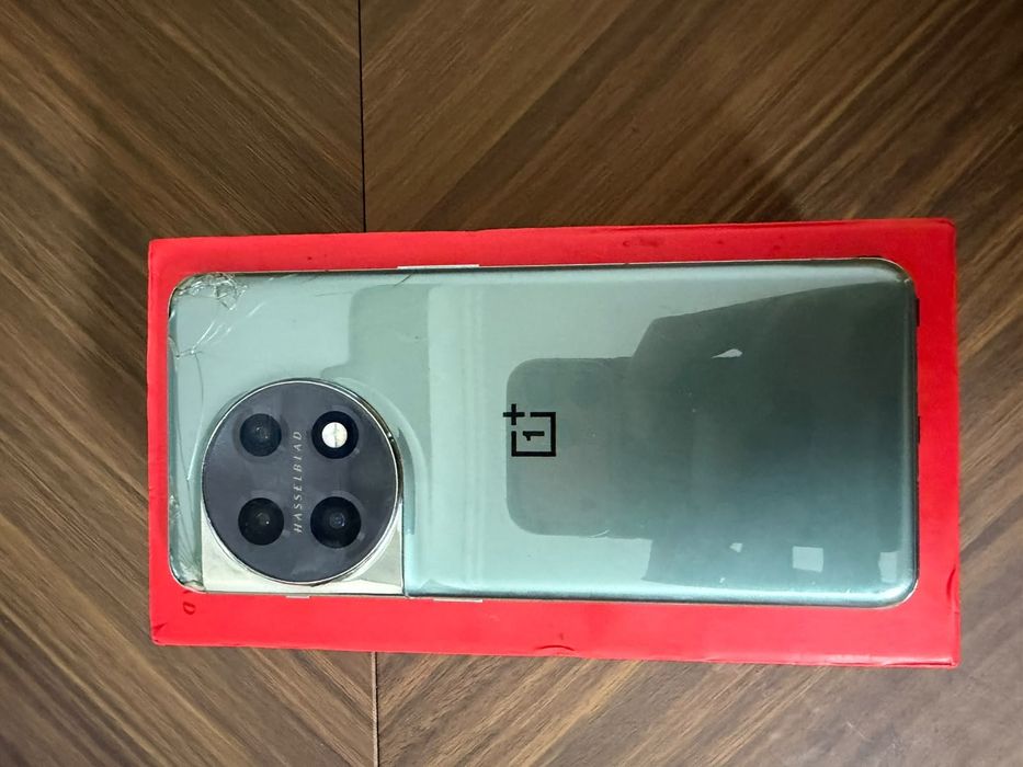 Продам Oneplus 11