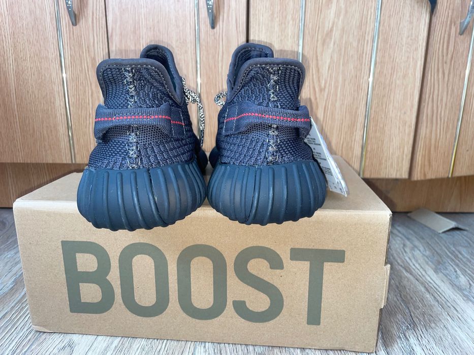 adidas Yeezy Boost 350 v2