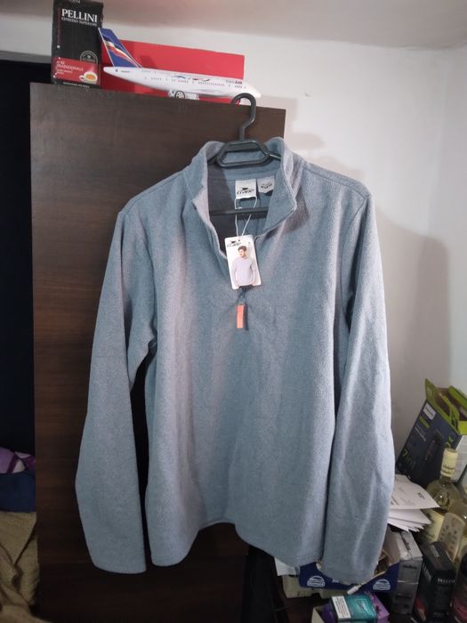 Bluza nouă mărimea 48-50