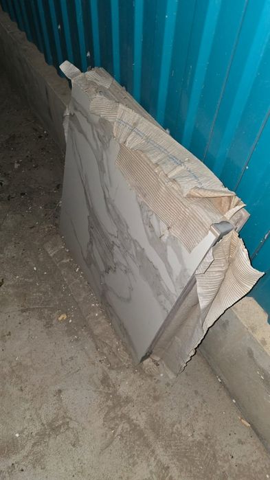 Срочно продам новый кафель есть 2 упаковки