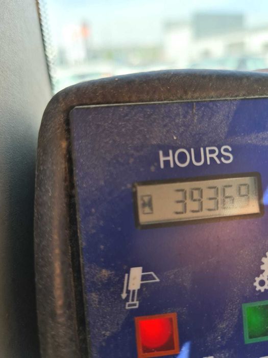 Nacela Nissan Cabstar utilaj functional (motor defect)
