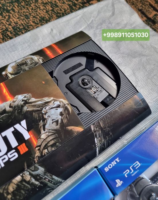 PlayStation 3 super slim 500 GB chotki holatda.