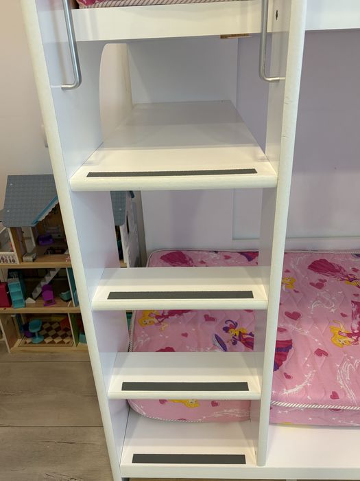 Pat supraetajat + 2 saltele