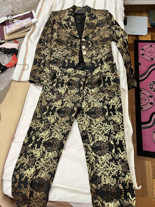 Нарядный костюм женский